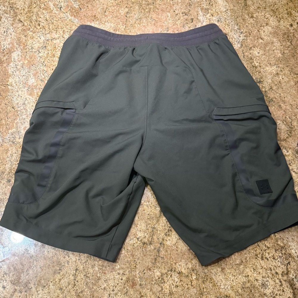 Under Armour HeatGear Shorts Mens Large Fitted Training Gym Green - Picture 2 of 4